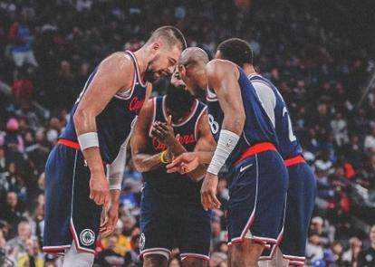 开云棋牌官网下载地址-【现场】快艇逆转未果惨遭绝杀 天王山之战一触即发