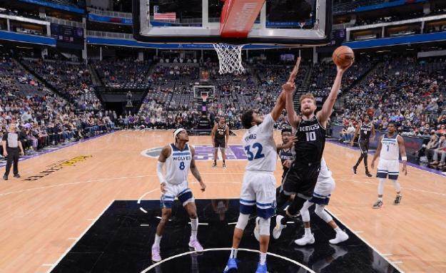 开云app官方下载-完美首秀！萨博尼斯提升即战力 国王将冲刺季后赛